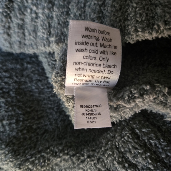 SO Women's Crop Hoodie in Soft Green - Picture 4 of 7